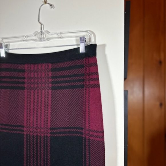 GRAY and GREY Black and Burgundy Maroon Plaid Skirt – L - Picture 4 of 6